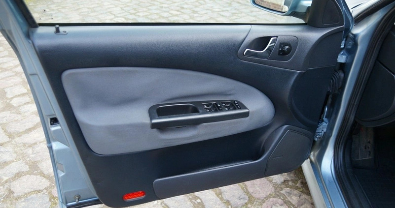 Skoda Octavia cena 8900 przebieg: 282997, rok produkcji 2003 z Kwidzyn małe 704